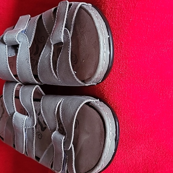 Propet Women's Sandals           NWOT - Picture 2 of 7